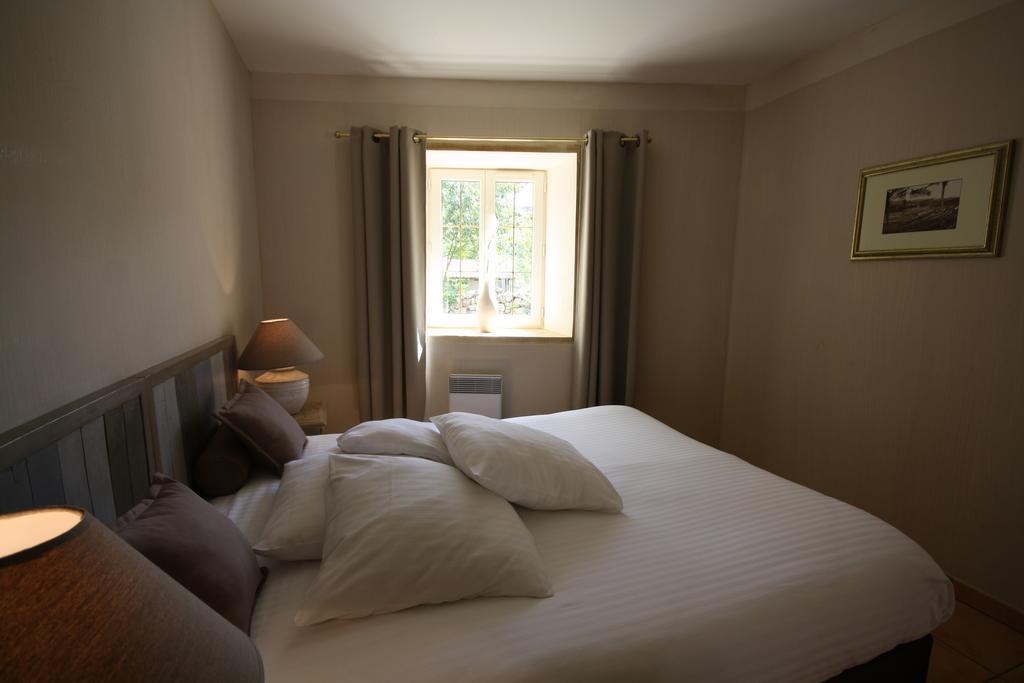 Logis Hotel Restaurant Le Domaine De L'Eau Vive Largentière Quarto foto