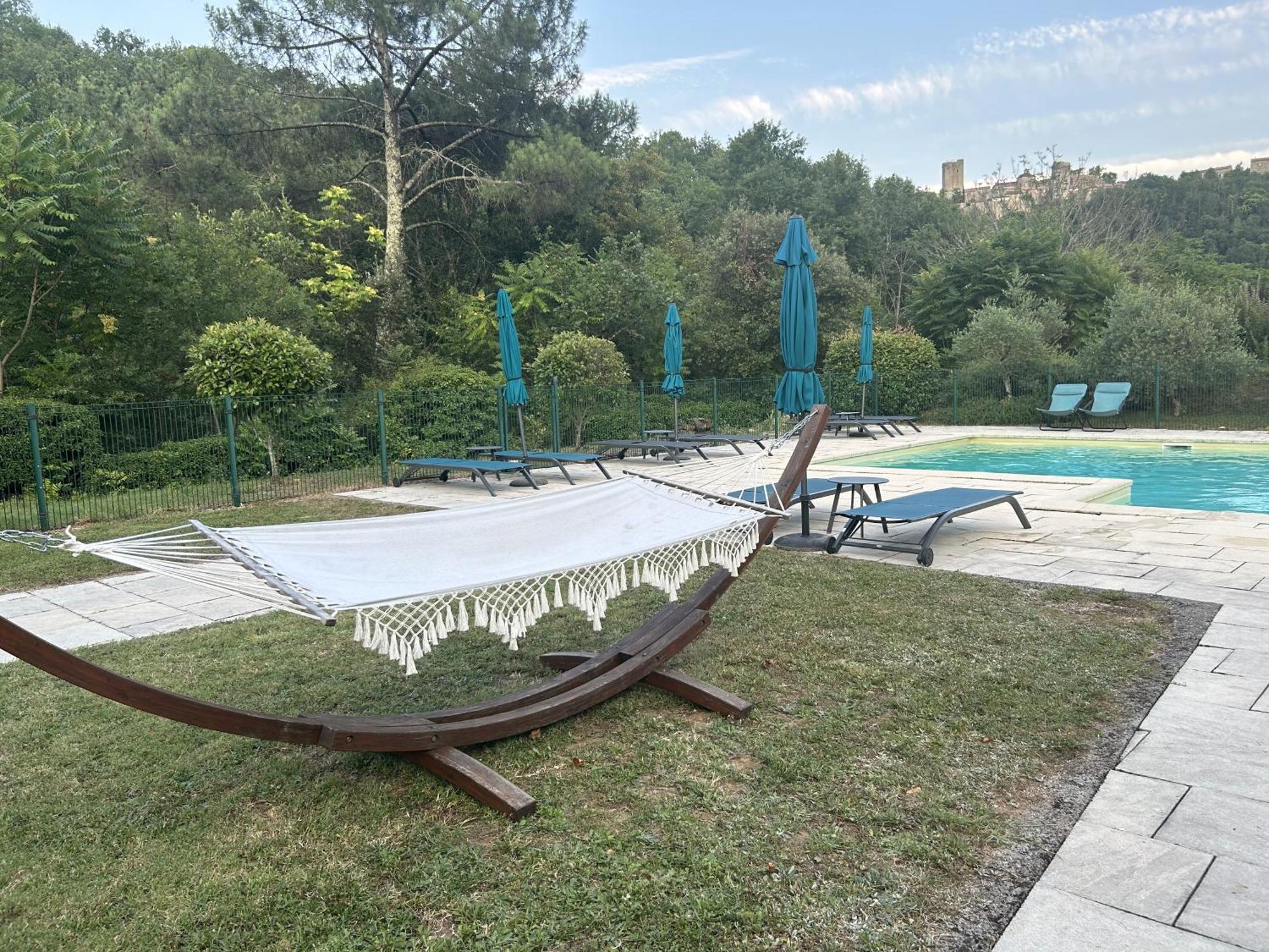 Logis Hotel Restaurant Le Domaine De L'Eau Vive Largentière Exterior foto